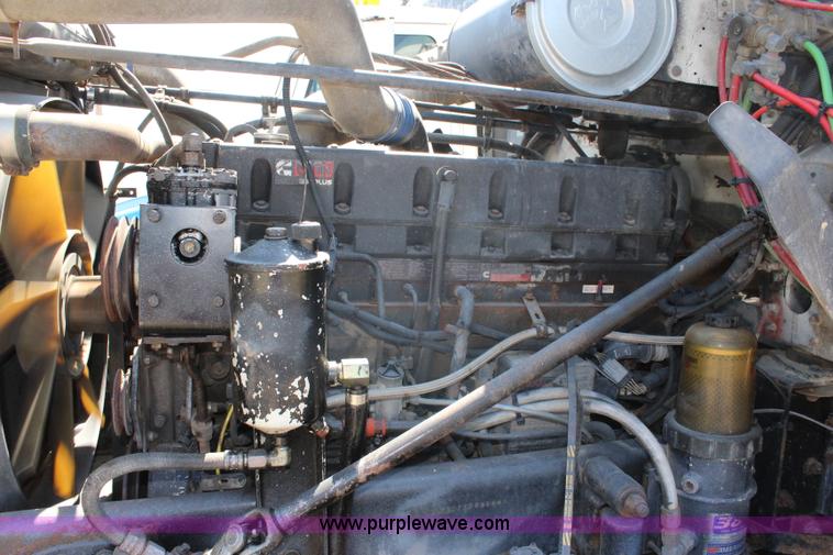 image for item J3678 1996 Freightliner FLD semi truck