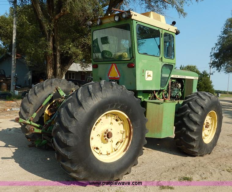 image for item J6461 1975 John Deere 7520 4WD tractor