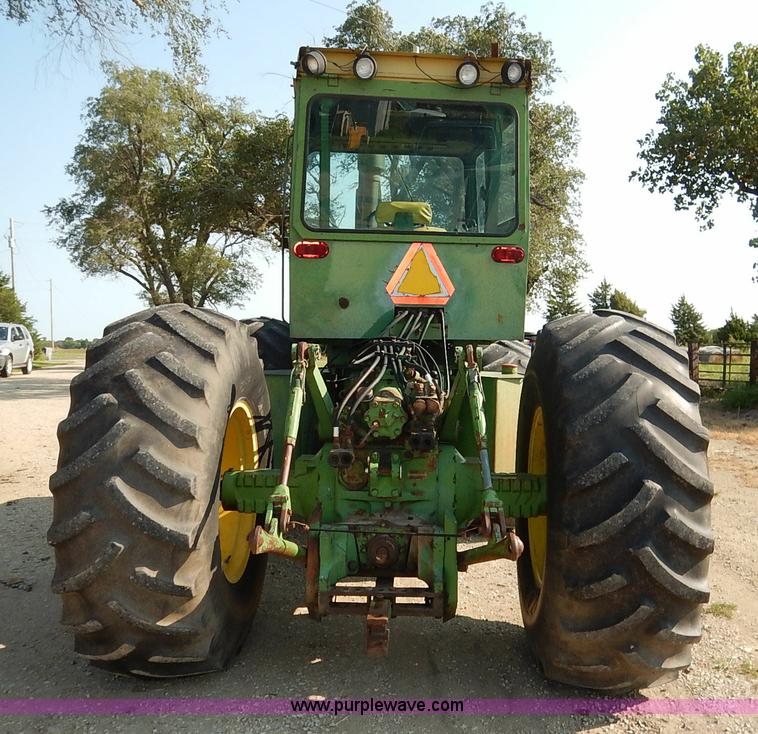 image for item J6461 1975 John Deere 7520 4WD tractor