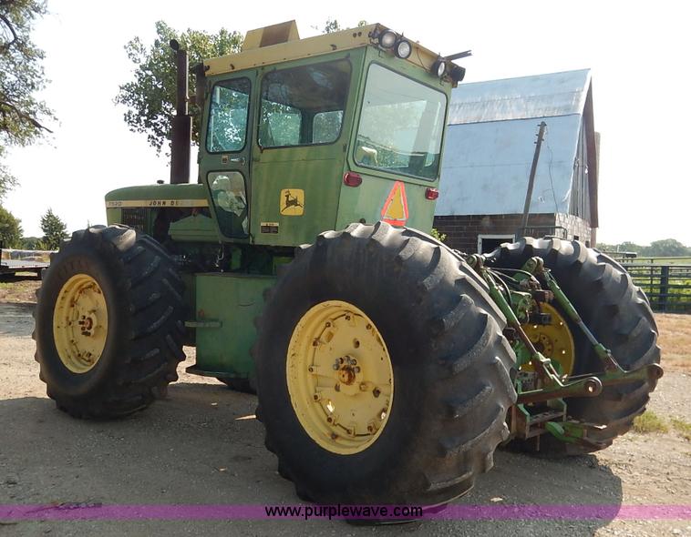 image for item J6461 1975 John Deere 7520 4WD tractor