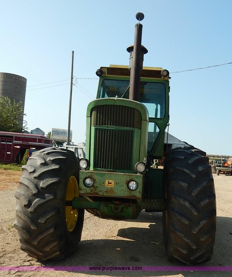 image for item J6461 1975 John Deere 7520 4WD tractor