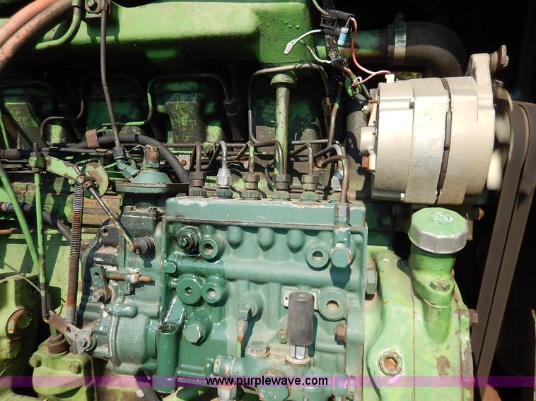 image for item J6461 1975 John Deere 7520 4WD tractor