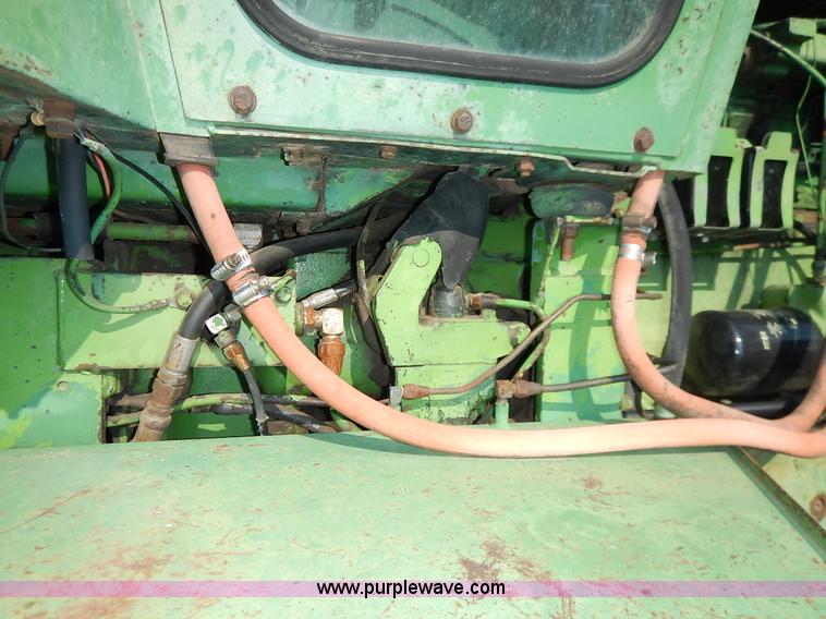 image for item J6461 1975 John Deere 7520 4WD tractor