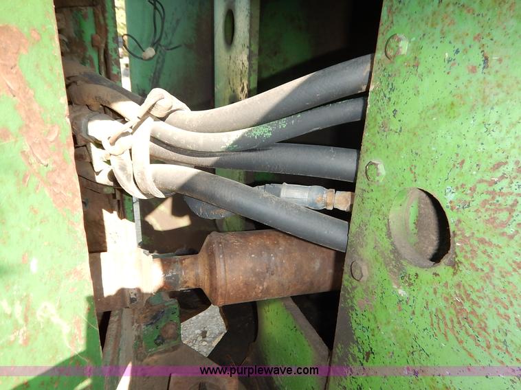 image for item J6461 1975 John Deere 7520 4WD tractor