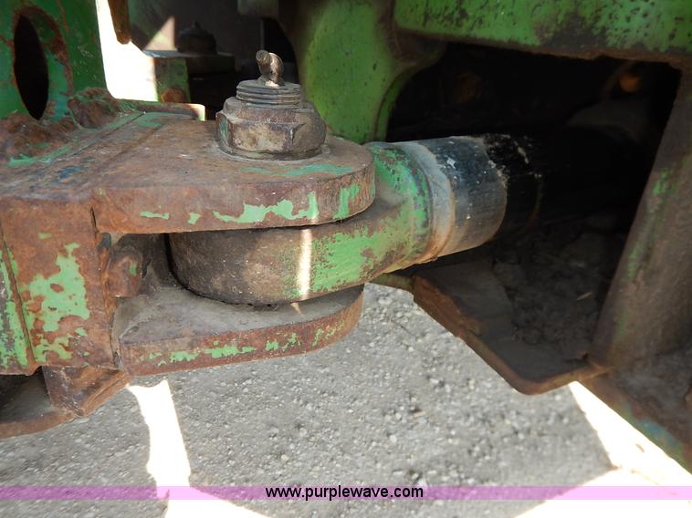 image for item J6461 1975 John Deere 7520 4WD tractor