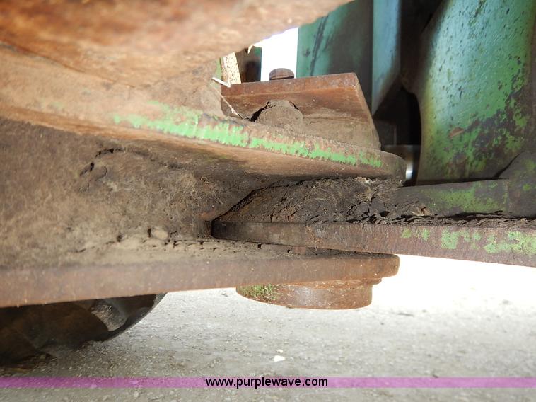 image for item J6461 1975 John Deere 7520 4WD tractor