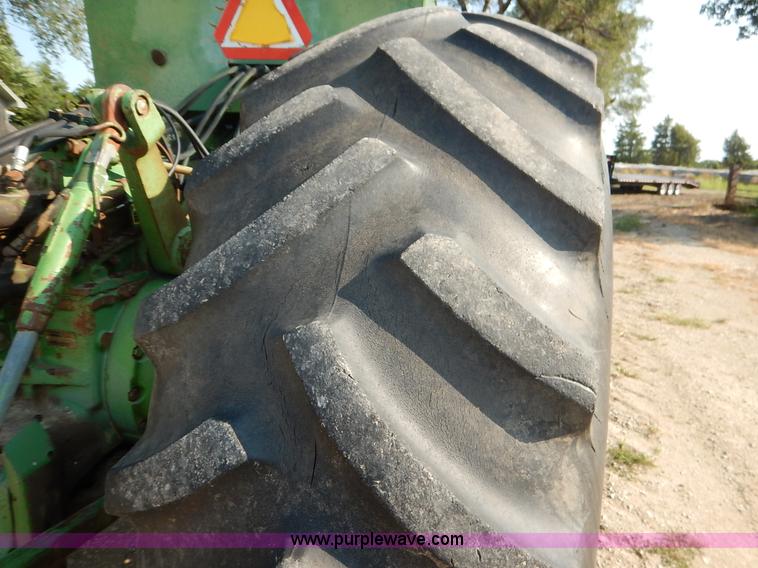 image for item J6461 1975 John Deere 7520 4WD tractor
