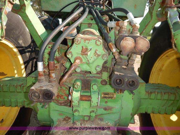 image for item J6461 1975 John Deere 7520 4WD tractor