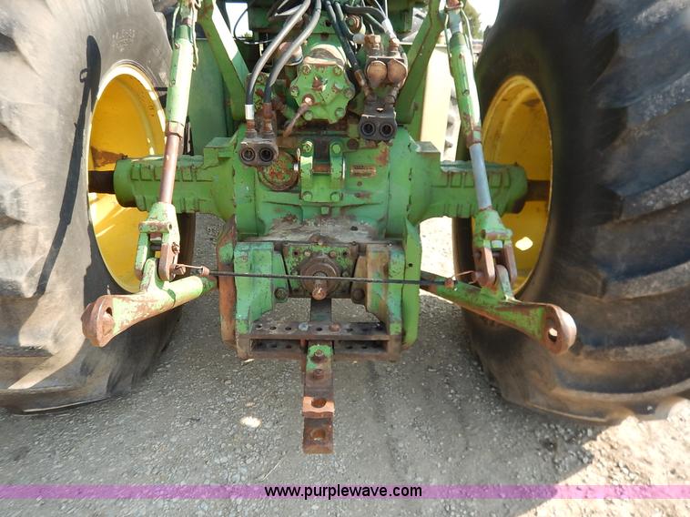 image for item J6461 1975 John Deere 7520 4WD tractor
