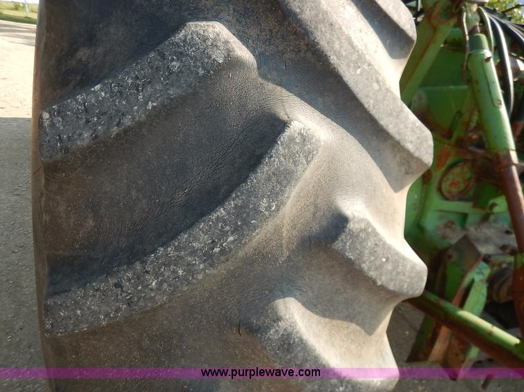 image for item J6461 1975 John Deere 7520 4WD tractor