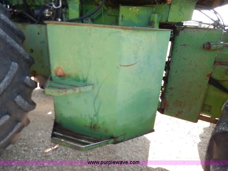 image for item J6461 1975 John Deere 7520 4WD tractor