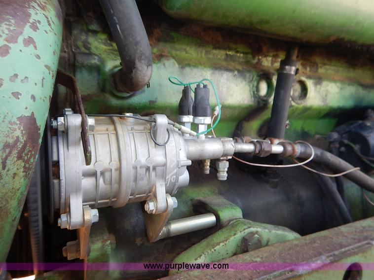 image for item J6461 1975 John Deere 7520 4WD tractor