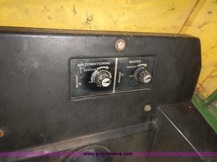 image for item J6461 1975 John Deere 7520 4WD tractor