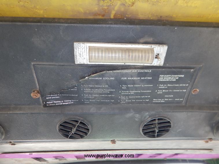 image for item J6461 1975 John Deere 7520 4WD tractor