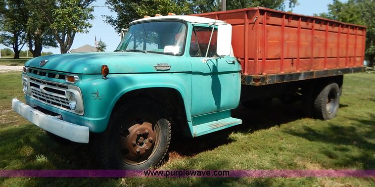 image for item J6472 1966 Ford F Series grain truck