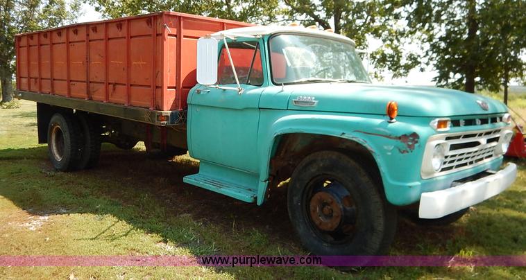image for item J6472 1966 Ford F Series grain truck