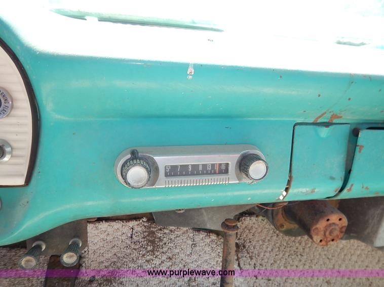 image for item J6472 1966 Ford F Series grain truck