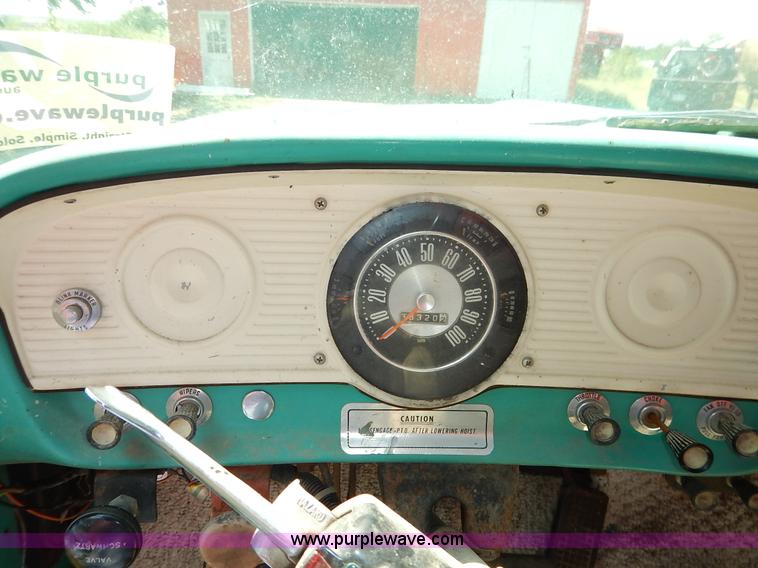 image for item J6472 1966 Ford F Series grain truck