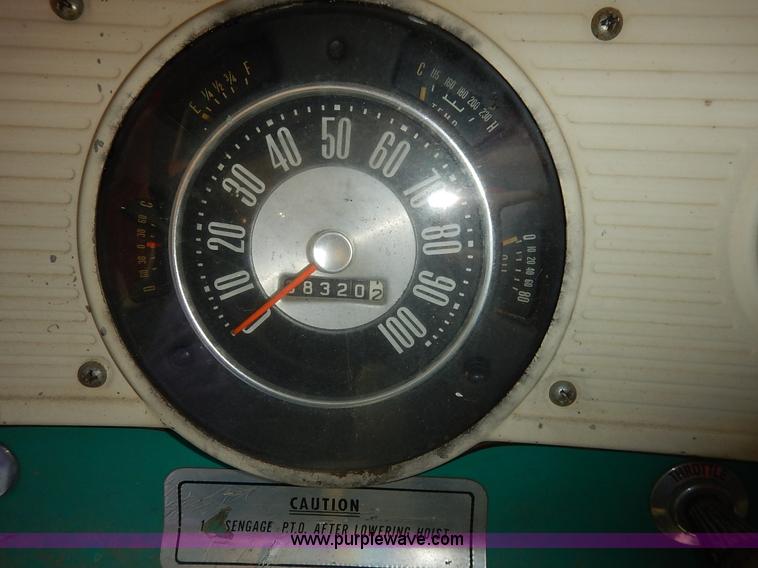 image for item J6472 1966 Ford F Series grain truck