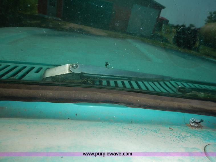 image for item J6472 1966 Ford F Series grain truck