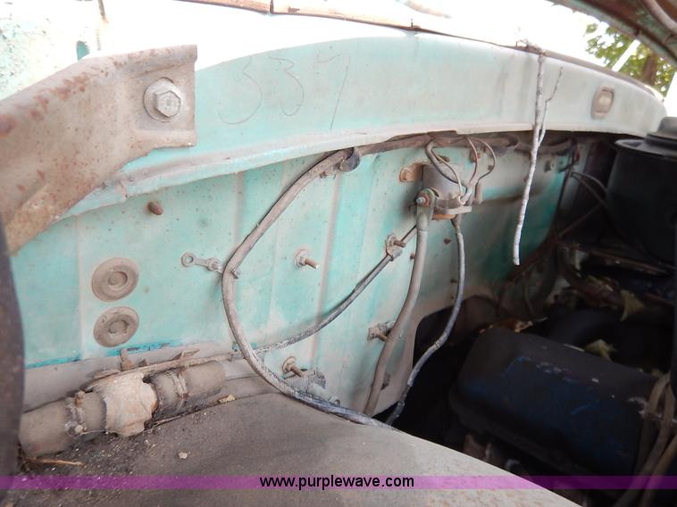 image for item J6472 1966 Ford F Series grain truck