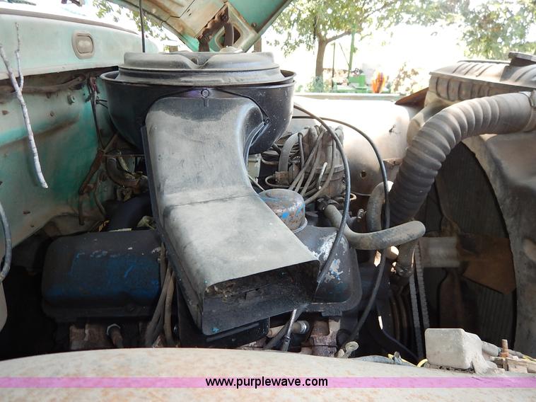 image for item J6472 1966 Ford F Series grain truck