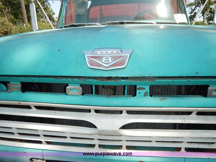 image for item J6472 1966 Ford F Series grain truck