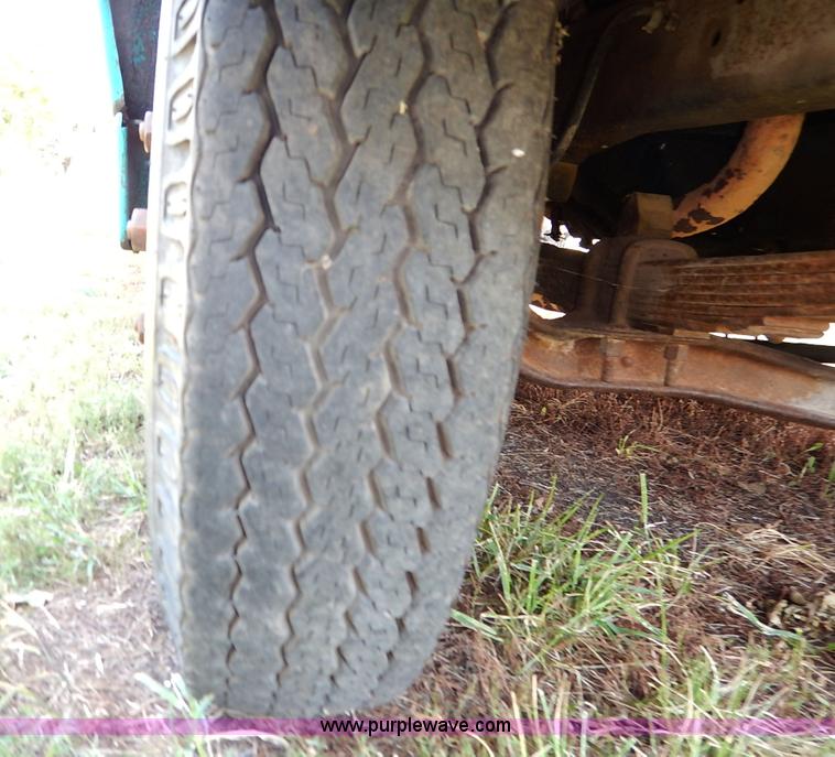 image for item J6472 1966 Ford F Series grain truck