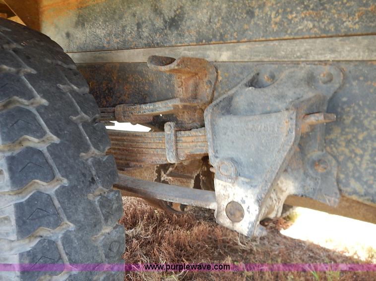 image for item J6472 1966 Ford F Series grain truck