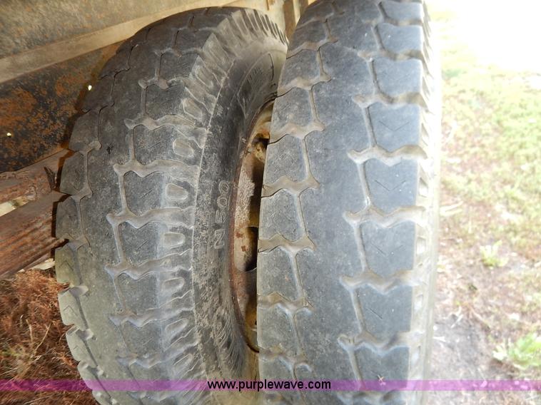 image for item J6472 1966 Ford F Series grain truck