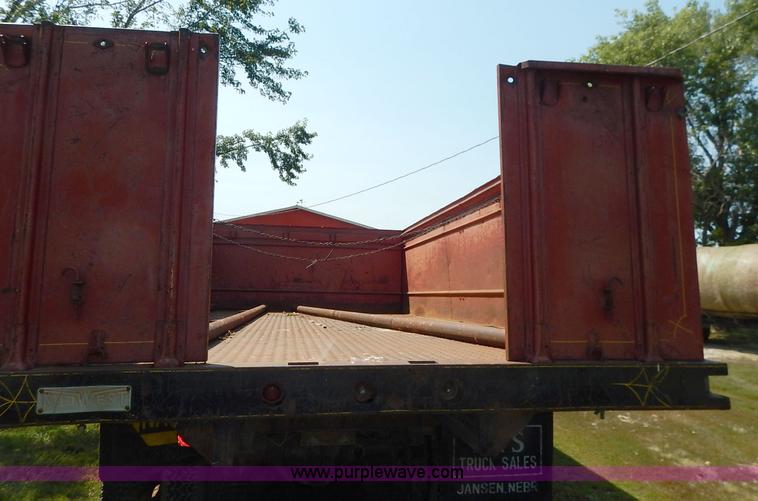 image for item J6472 1966 Ford F Series grain truck