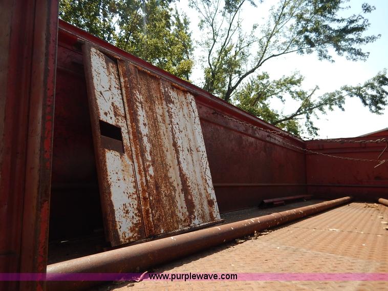 image for item J6472 1966 Ford F Series grain truck