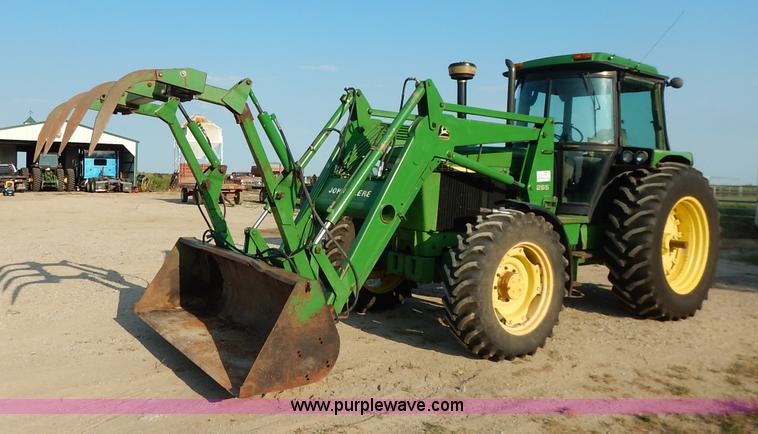 image for item J6475 1992 John Deere 3255 MFWD tractor