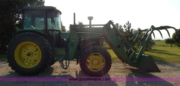 image for item J6475 1992 John Deere 3255 MFWD tractor