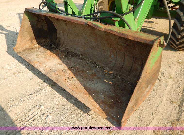 image for item J6475 1992 John Deere 3255 MFWD tractor