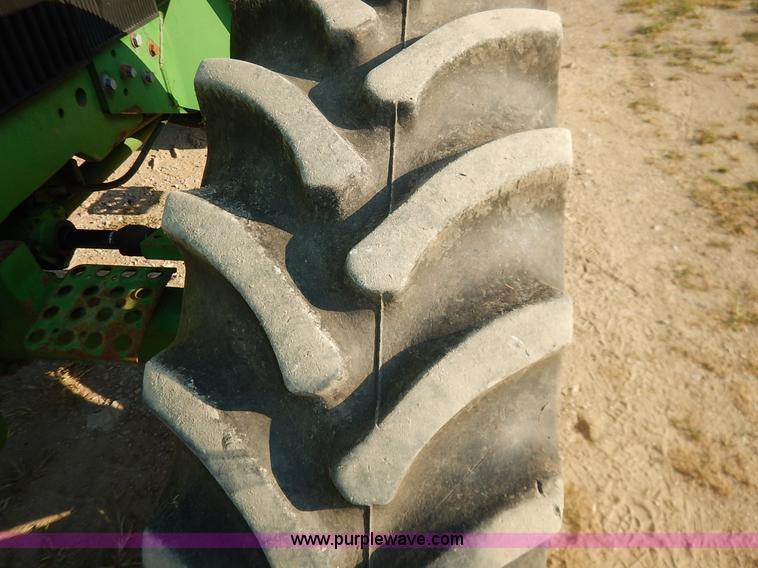 image for item J6475 1992 John Deere 3255 MFWD tractor