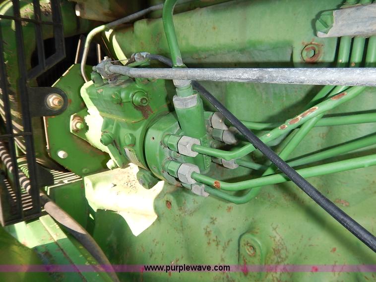 image for item J6475 1992 John Deere 3255 MFWD tractor