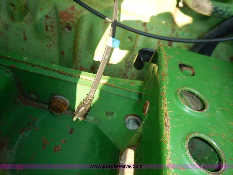 image for item J6475 1992 John Deere 3255 MFWD tractor