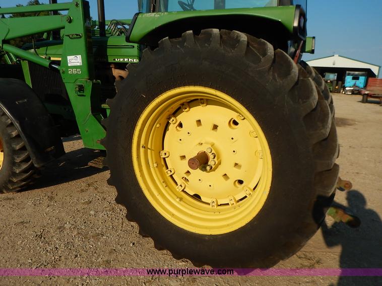 image for item J6475 1992 John Deere 3255 MFWD tractor
