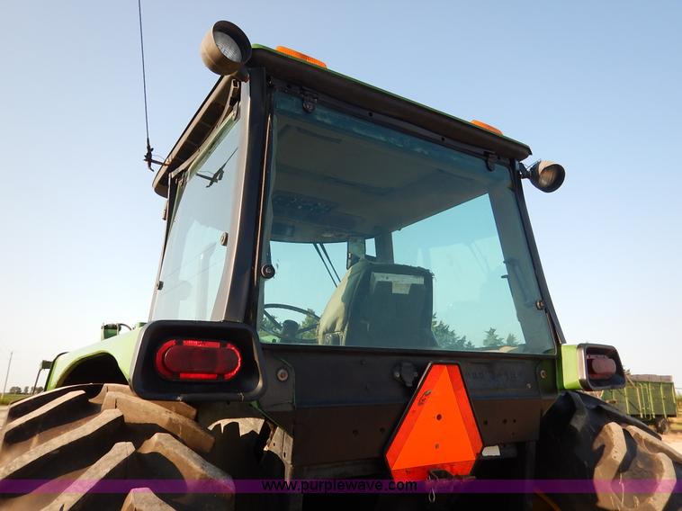 image for item J6475 1992 John Deere 3255 MFWD tractor