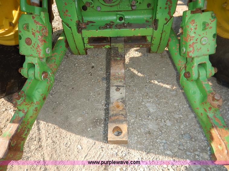 image for item J6475 1992 John Deere 3255 MFWD tractor