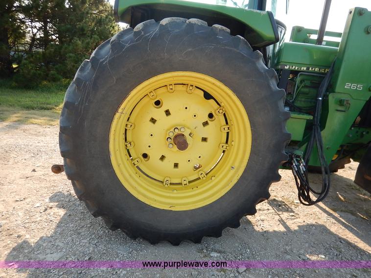 image for item J6475 1992 John Deere 3255 MFWD tractor