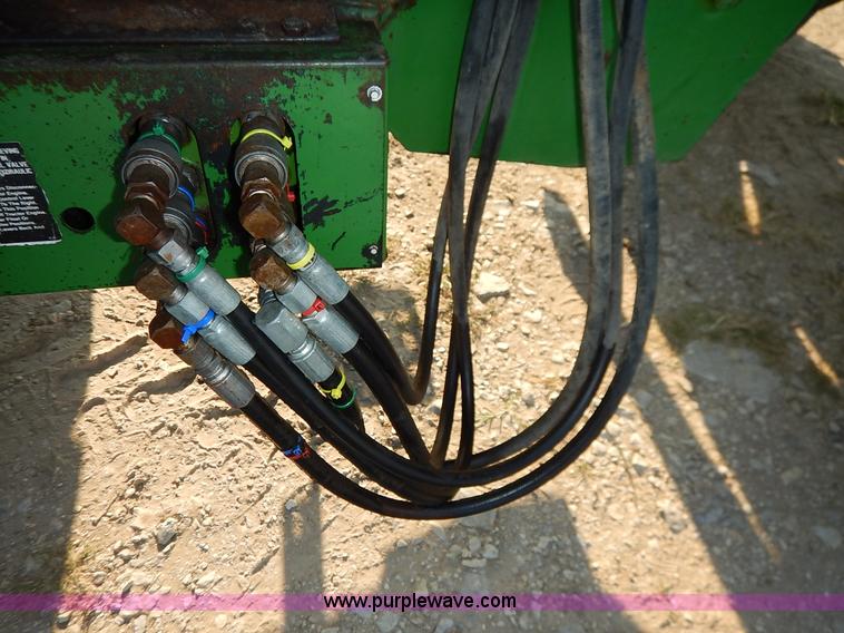 image for item J6475 1992 John Deere 3255 MFWD tractor