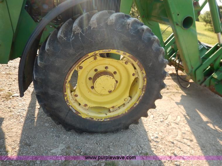 image for item J6475 1992 John Deere 3255 MFWD tractor