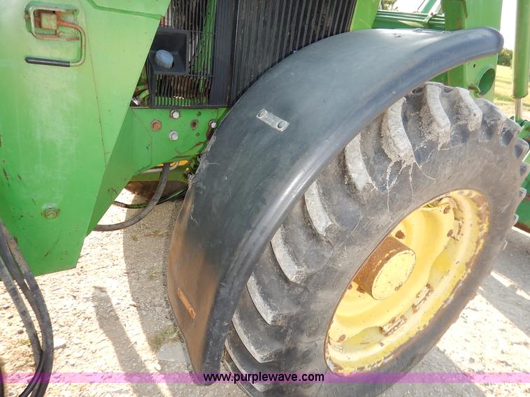 image for item J6475 1992 John Deere 3255 MFWD tractor