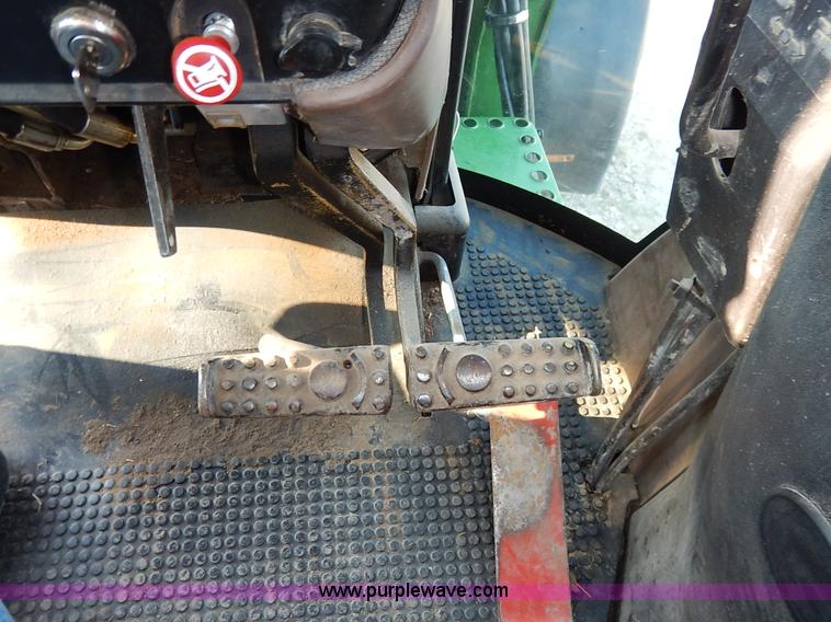 image for item J6475 1992 John Deere 3255 MFWD tractor