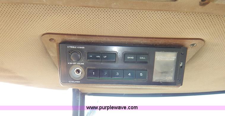 image for item J6475 1992 John Deere 3255 MFWD tractor