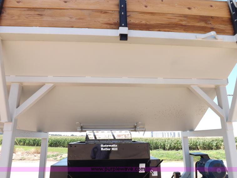 image for item J6999 Automatic Equipment roller mill