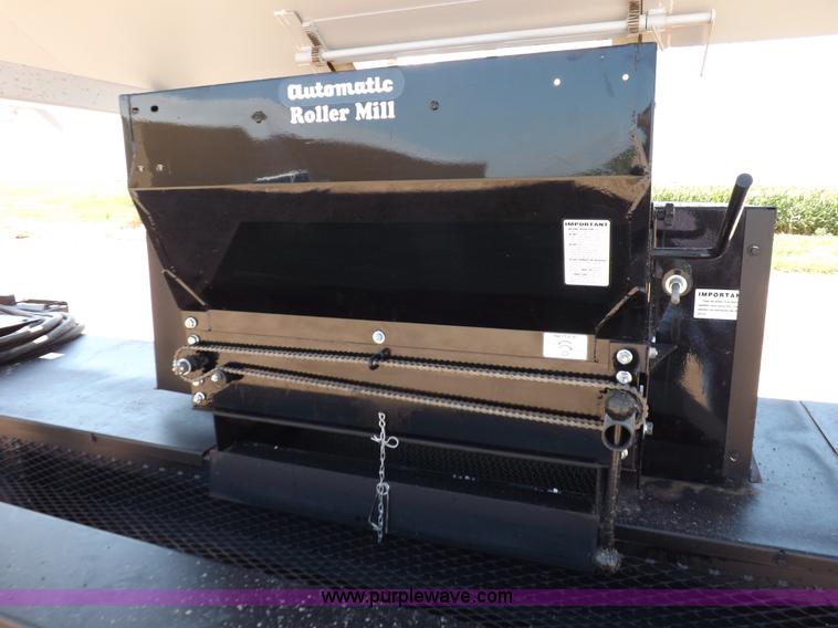 image for item J6999 Automatic Equipment roller mill