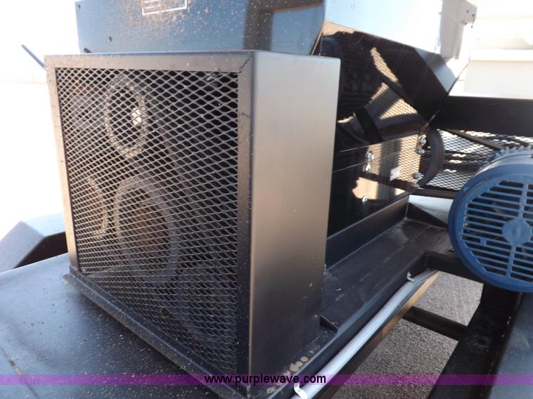 image for item J6999 Automatic Equipment roller mill